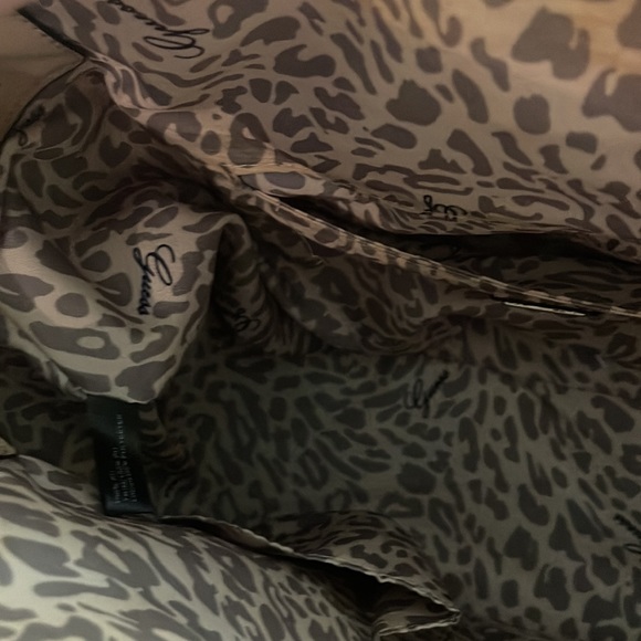 Guess Large Satchel Crossbody Bag with LEOPARD interior print - Picture 4 of 12